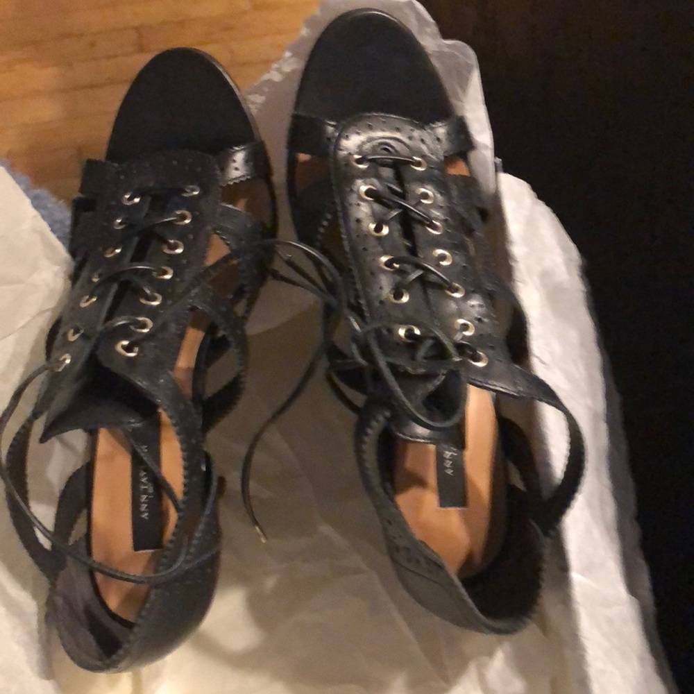 Black sandals lace up pinked edges